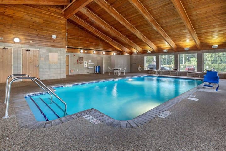 Pool 23 of 33
