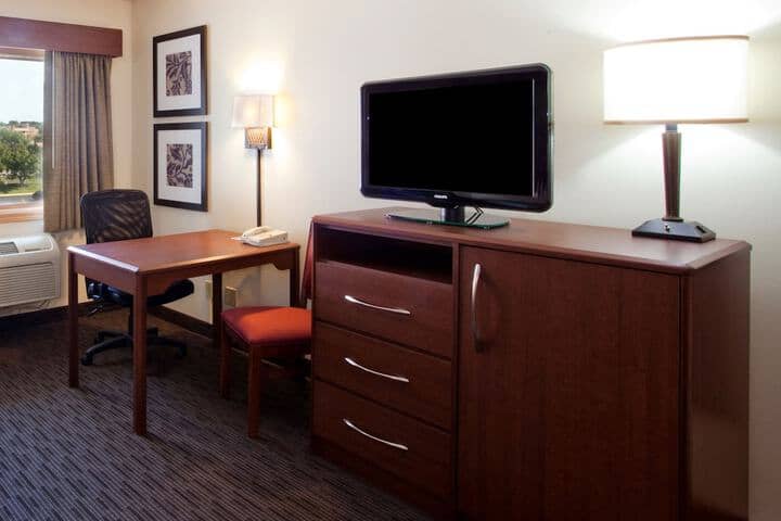Room 18 of 33