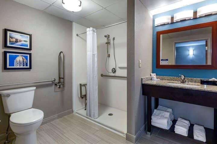 Room 21 of 33